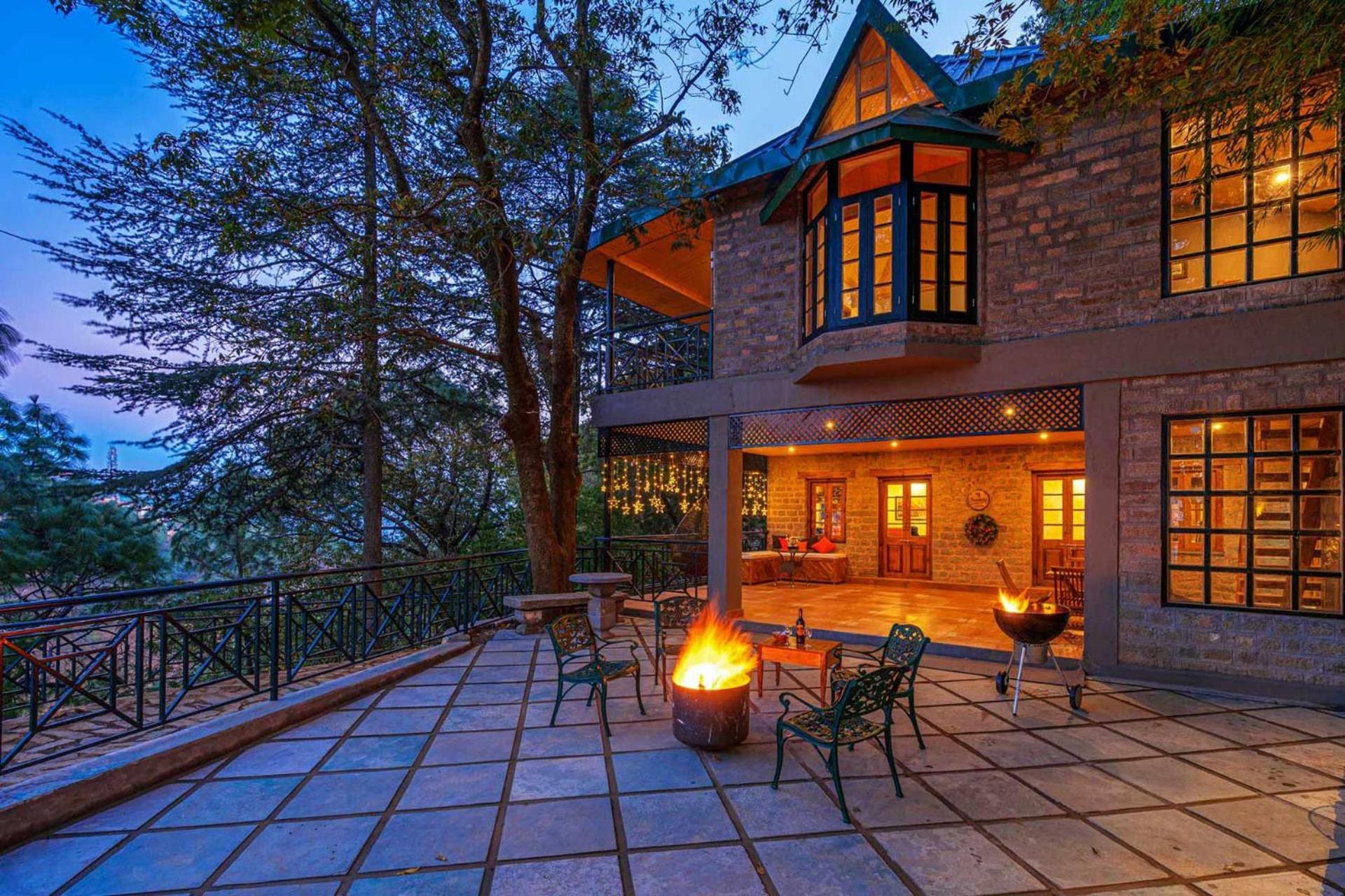 Stayvista At Paris Villa With Pvt Pool & Valley View Касаули Экстерьер фото