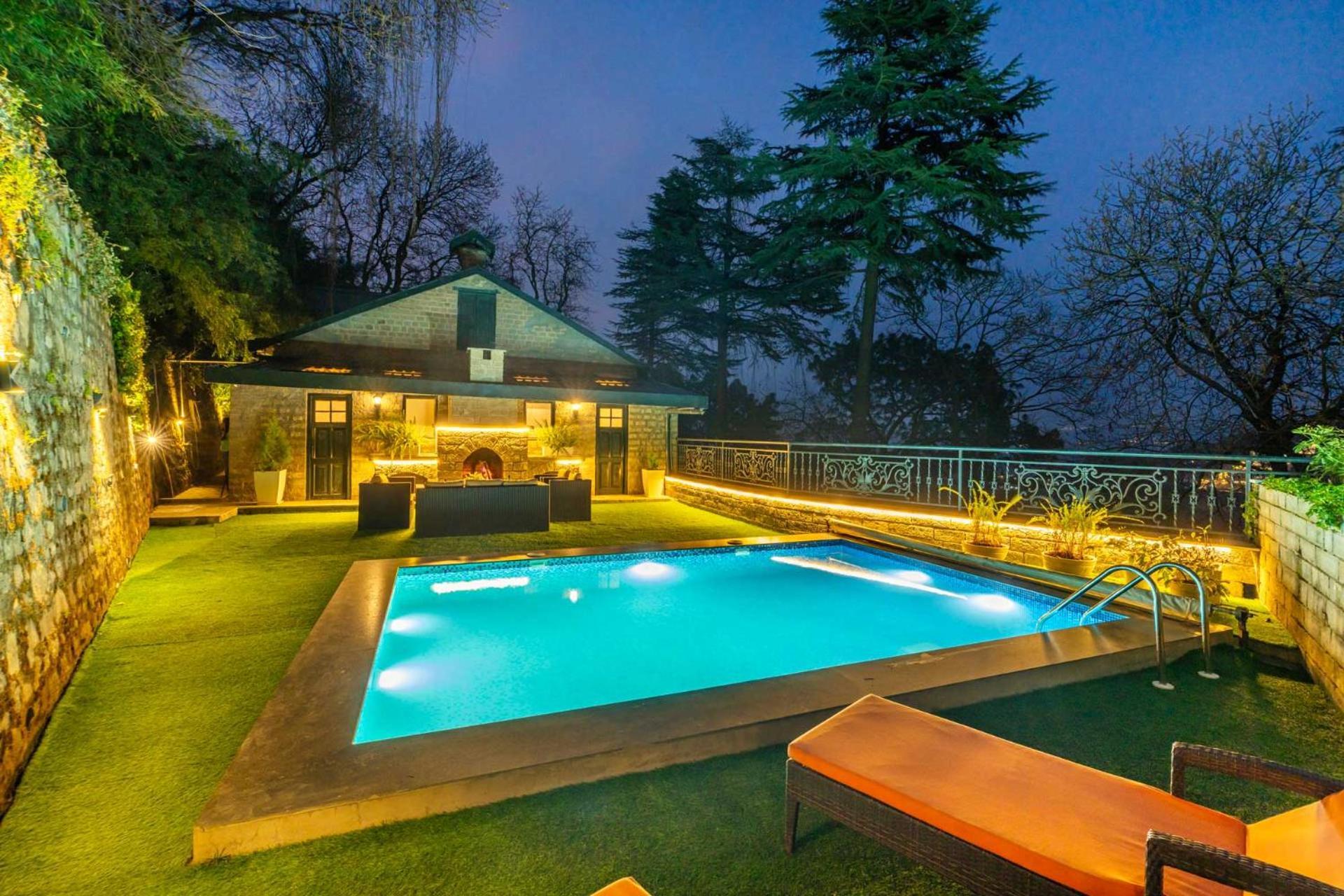 Stayvista At Paris Villa With Pvt Pool & Valley View Касаули Экстерьер фото