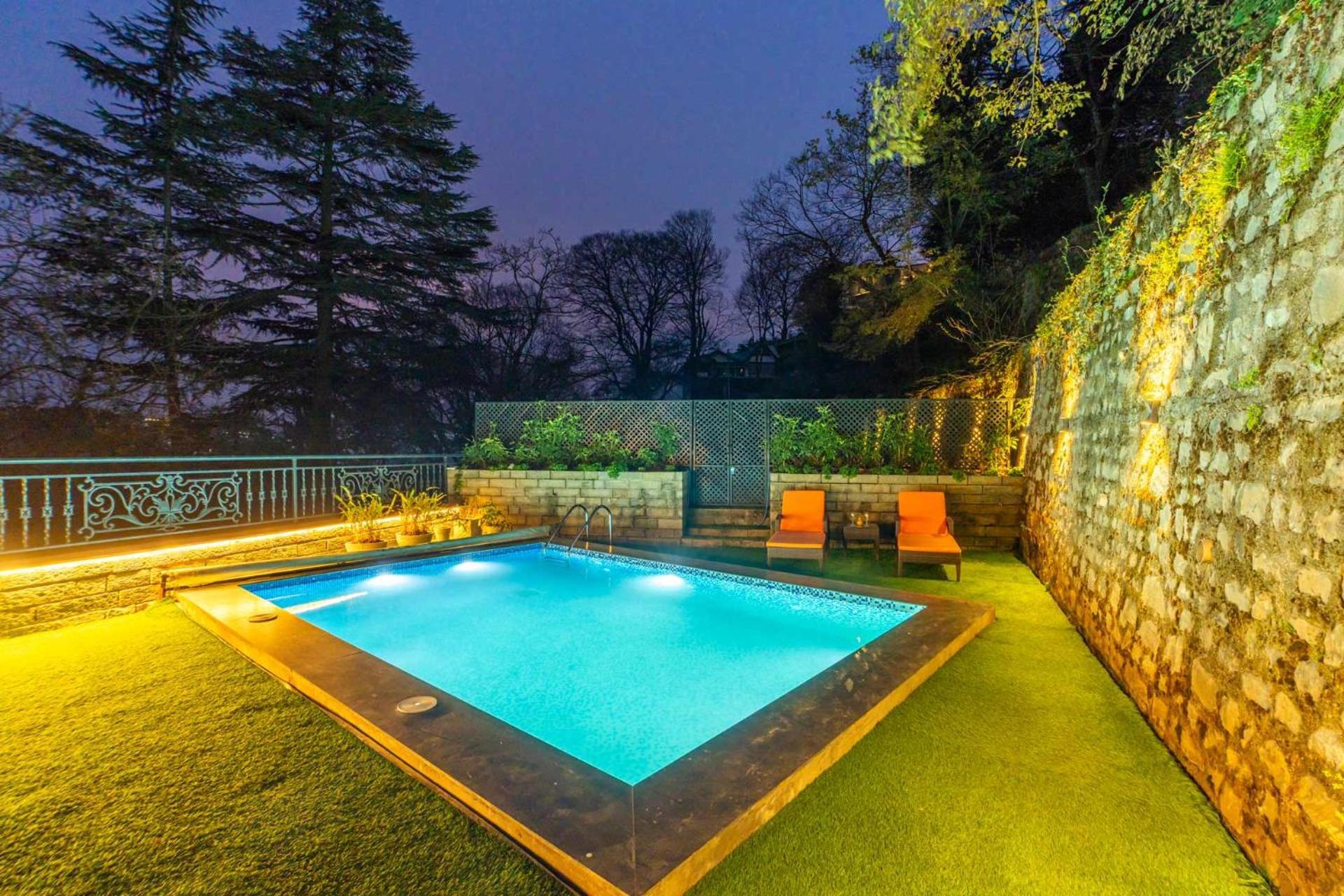 Stayvista At Paris Villa With Pvt Pool & Valley View Касаули Экстерьер фото